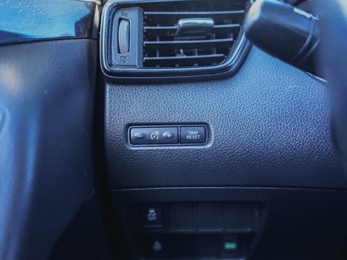 Used 2017 Nissan Rogue Sport SL image 14