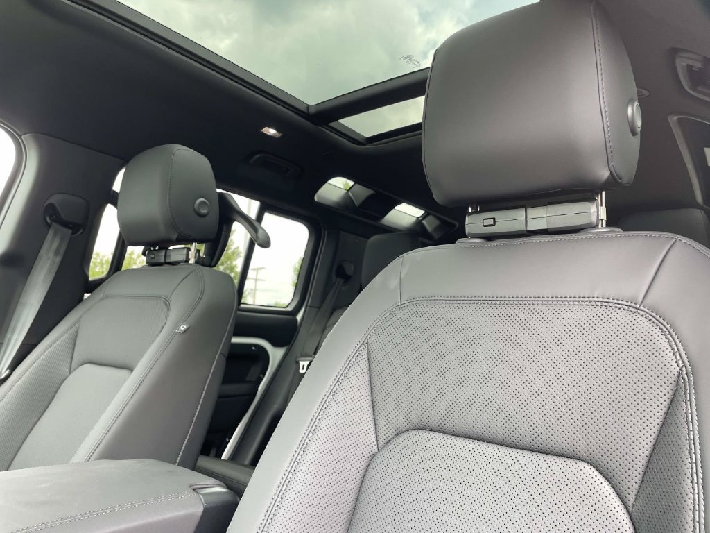 New 2026 Land Rover Defender 110 S AWD/4WD image 16