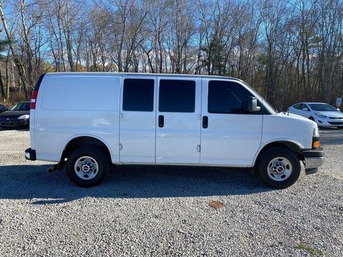Used 2020 GMC Savana 2500 Work Van w/ Driver Convenience Package image 9