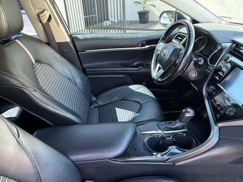 Used 2020 Toyota Camry SE FWD image 12