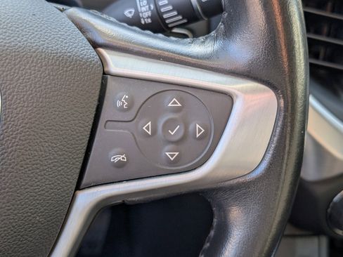 Used 2019 GMC Acadia SLE image 30