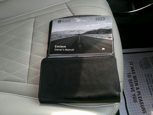 Used 2023 Buick Enclave Avenir w/ Avenir Technology Package image 19