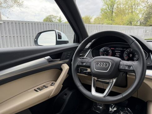 Certified 2025 Audi Q5 2.0T Premium w/ Convenience Plus Package AWD/4WD image 12