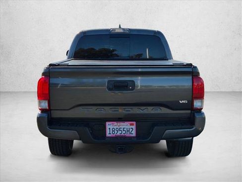 Used 2017 Toyota Tacoma TRD Sport w/ Tow Package RWD image 7