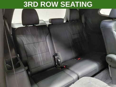 Used 2025 Buick Enclave Avenir AWD/4WD image 6