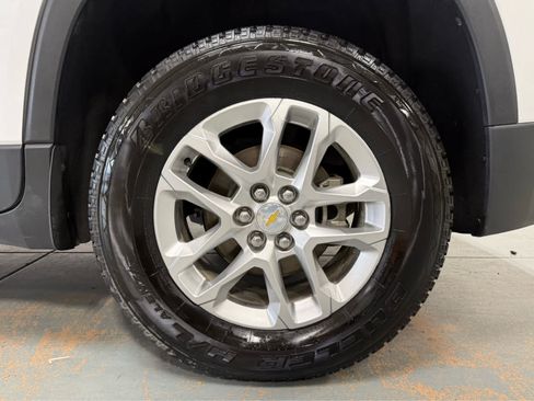 Used 2020 Chevrolet Traverse LT w/ Driver Confidence II Package AWD/4WD image 9