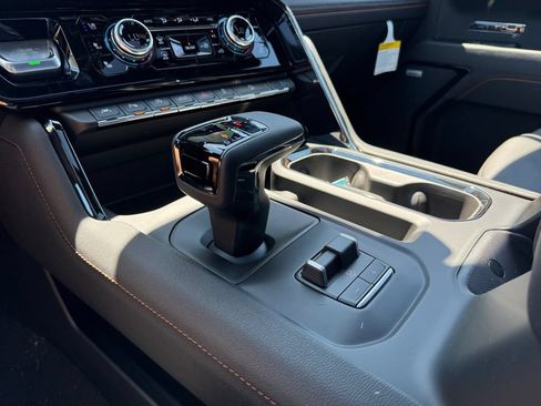 New 2026 GMC Sierra 1500 AT4 w/ AT4 Preferred Package AWD/4WD image 27