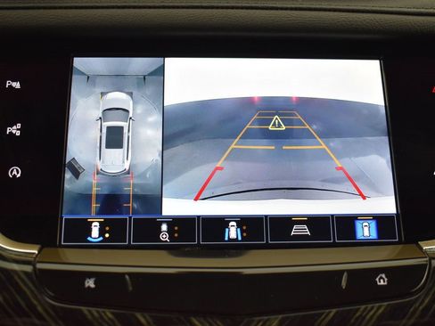 Used 2023 Cadillac XT6 Premium Luxury w/ Technology Package image 18