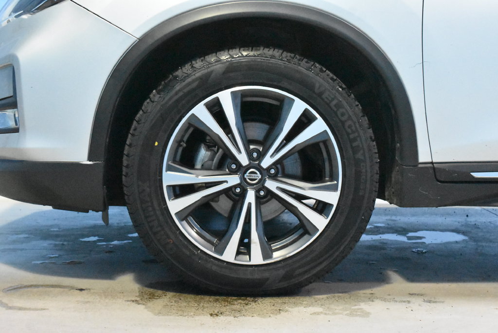 Used 2018 Nissan Rogue SL FWD image 26