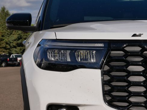 Used 2026 Ford Explorer ST-Line w/ ST-Line Street Pack AWD/4WD image 16