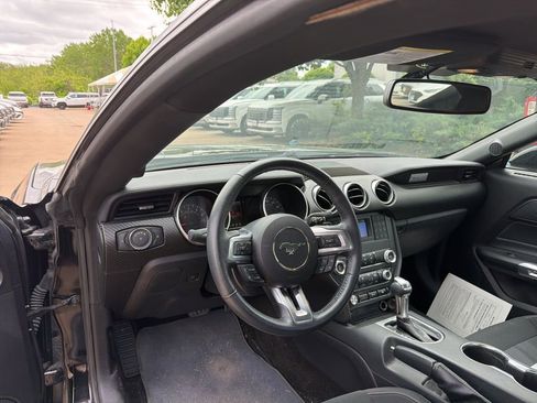 Used 2019 Ford Mustang Coupe RWD image 16