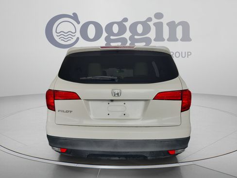 Used 2018 Honda Pilot EX image 4