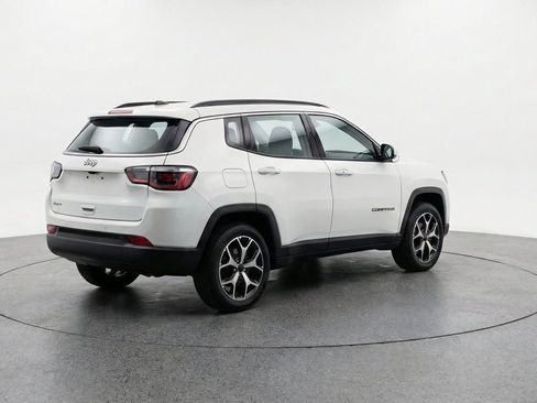 Used 2025 Jeep Compass Limited AWD/4WD image 9