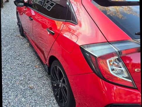 Used 2018 Honda Civic Sport image 10