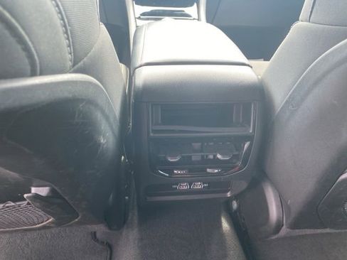 Used 2024 Jeep Grand Cherokee Laredo image 13