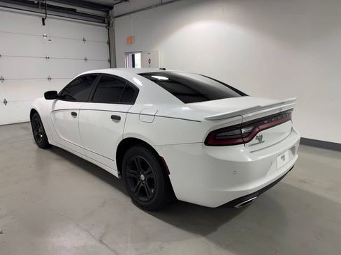 Used 2019 Dodge Charger SXT RWD image 5