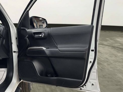 Used 2021 Toyota Tacoma TRD Sport RWD image 18