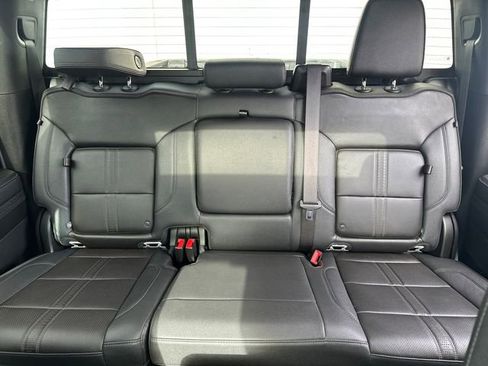 Used 2024 Chevrolet Silverado 2500 High Country w/ High Country Premium Package image 36