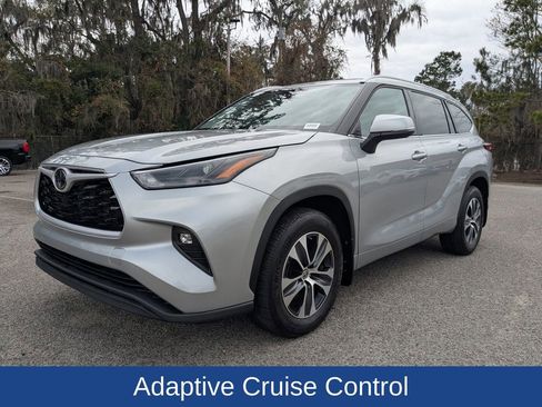 Used 2022 Toyota Highlander XLE image 8
