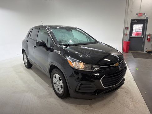 Used 2019 Chevrolet Trax LS w/ Tint and Cruise Package image 8