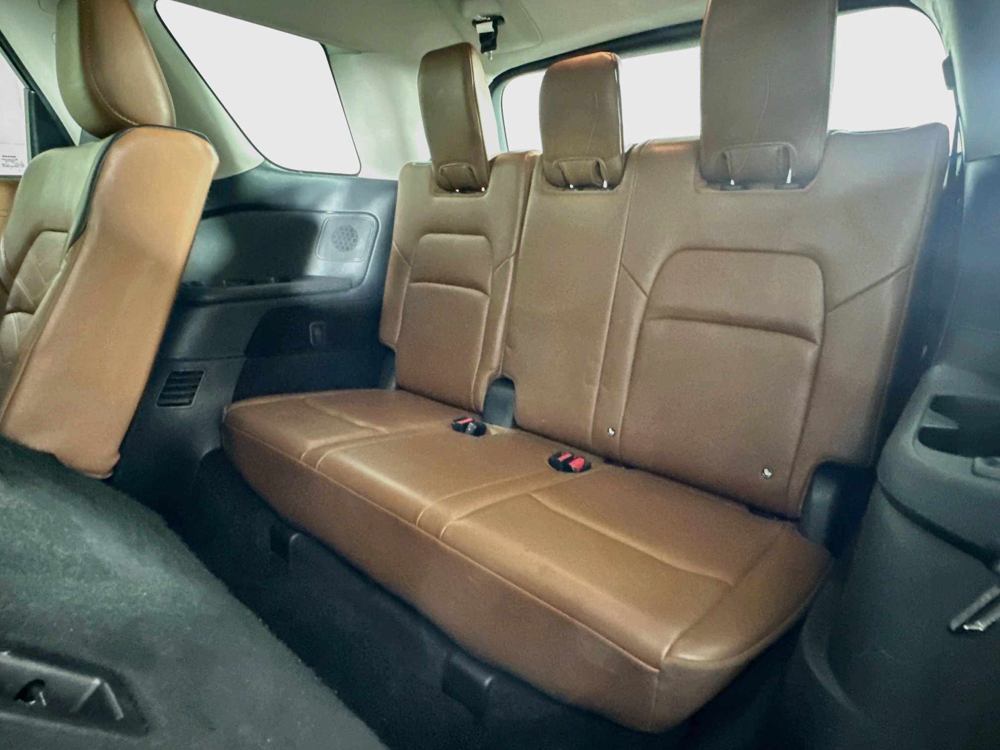 Used 2023 Nissan Pathfinder Platinum w/ Cargo Package FWD image 31