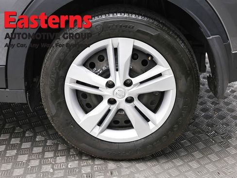 Used 2023 Nissan Kicks S image 8