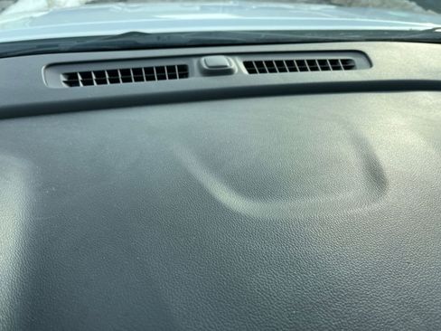 Used 2024 GMC Terrain SLT image 17