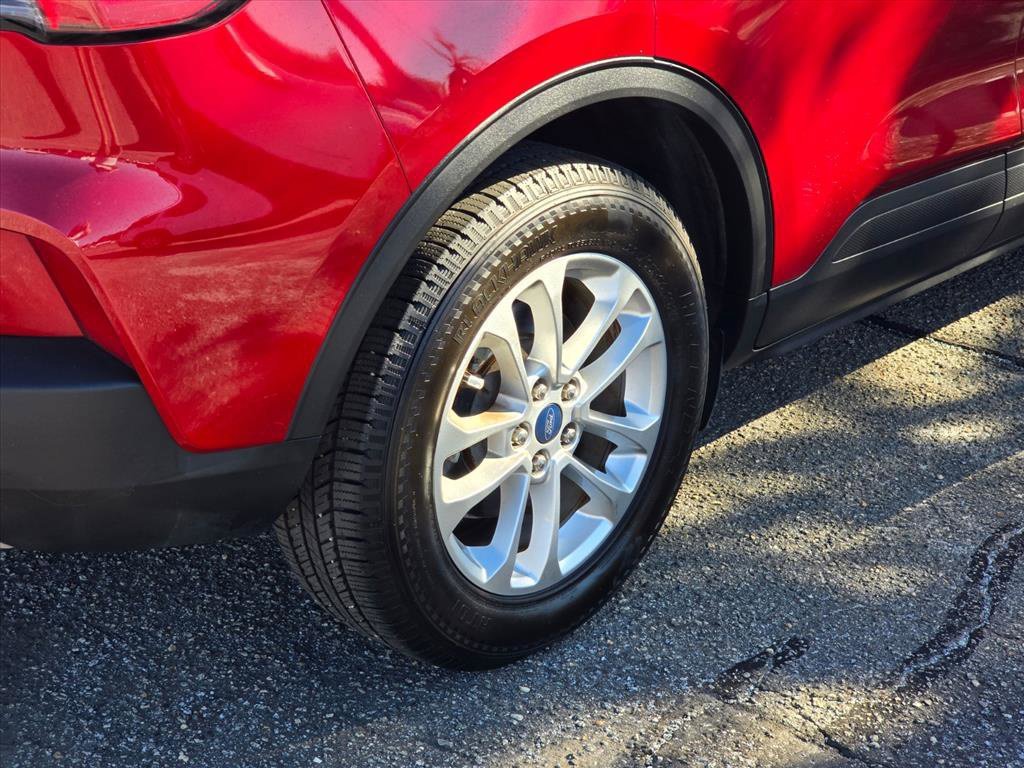 Used 2021 Ford Escape SE w/ Convenience Package FWD image 17