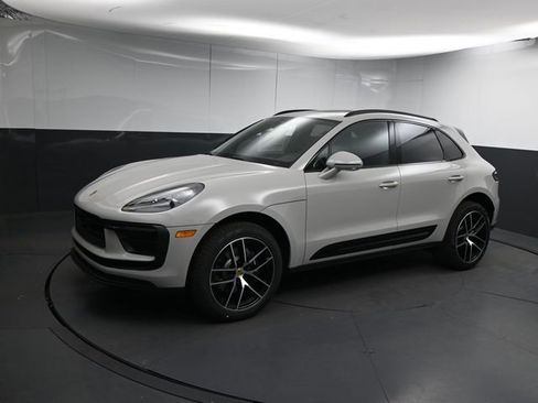 New 2026 Porsche Macan image 4