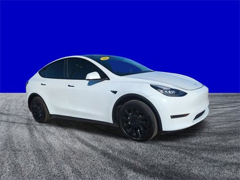 Used 2021 Tesla Model Y Long Range image 2