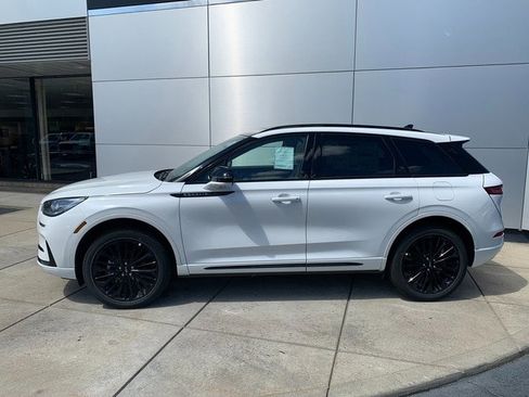 New 2026 Lincoln Corsair Premiere AWD/4WD image 2