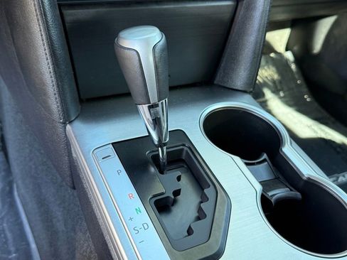 Used 2014 Toyota Camry SE image 24