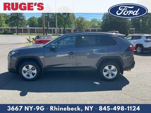 Used 2021 Toyota RAV4 XLE w/ XLE Grade Weather Package AWD/4WD image 7