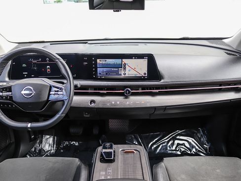 Used 2024 Nissan Ariya AWD image 12