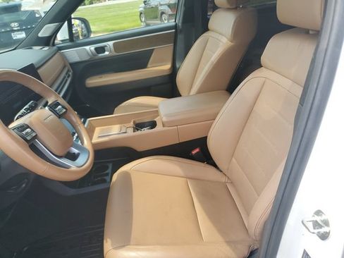 Used 2025 Hyundai Santa Fe Limited AWD/4WD image 17