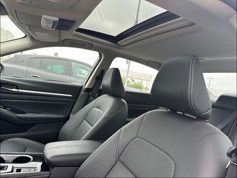 Used 2025 Nissan Altima 2.5 SL FWD image 8
