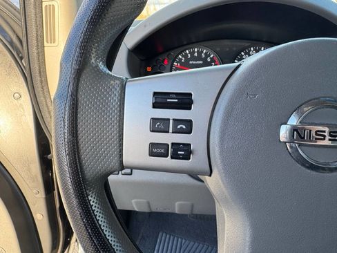 Used 2015 Nissan Frontier SV image 15