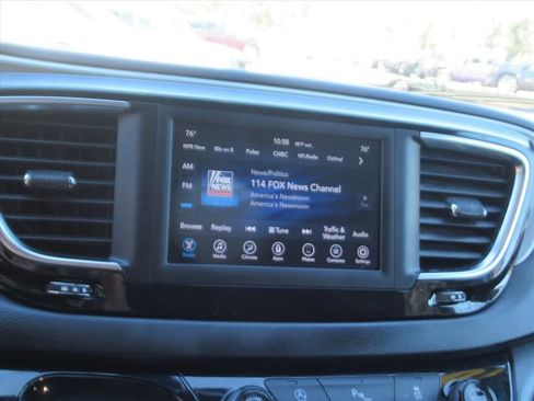 Used 2018 Chrysler Pacifica Touring Plus w/ S Appearance Package image 22