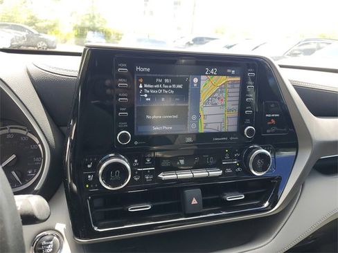 Used 2022 Toyota Highlander Limited image 21