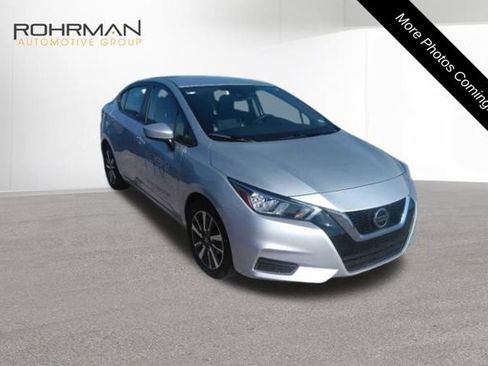 Used 2022 Nissan Versa SV FWD image 2
