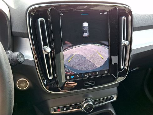 Used 2023 Volvo XC40 B5 Core AWD/4WD image 15