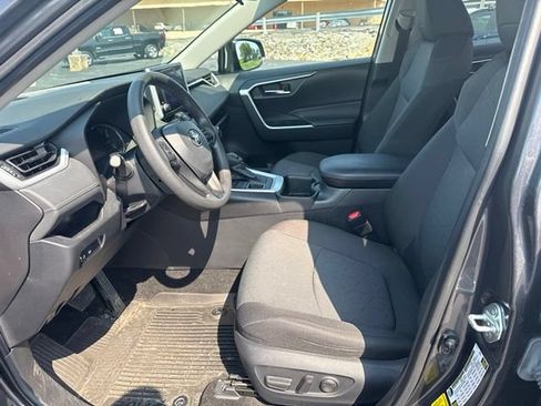 Used 2024 Toyota RAV4 XLE AWD/4WD image 22