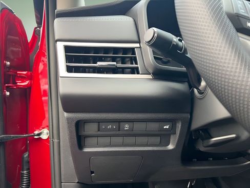 New 2026 Mitsubishi Outlander SE AWD/4WD image 12