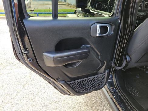 Used 2020 Jeep Wrangler Unlimited Sport AWD/4WD image 14