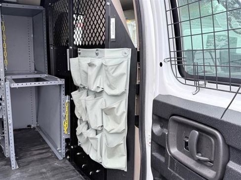 Used 2011 Chevrolet Express 2500 RWD image 20