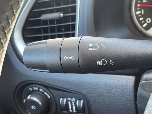 Used 2020 Jeep Renegade Latitude FWD image 22