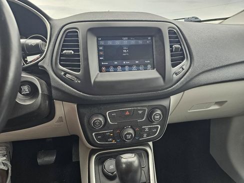 Used 2018 Jeep Compass Latitude w/ Popular Equipment Group AWD/4WD image 14