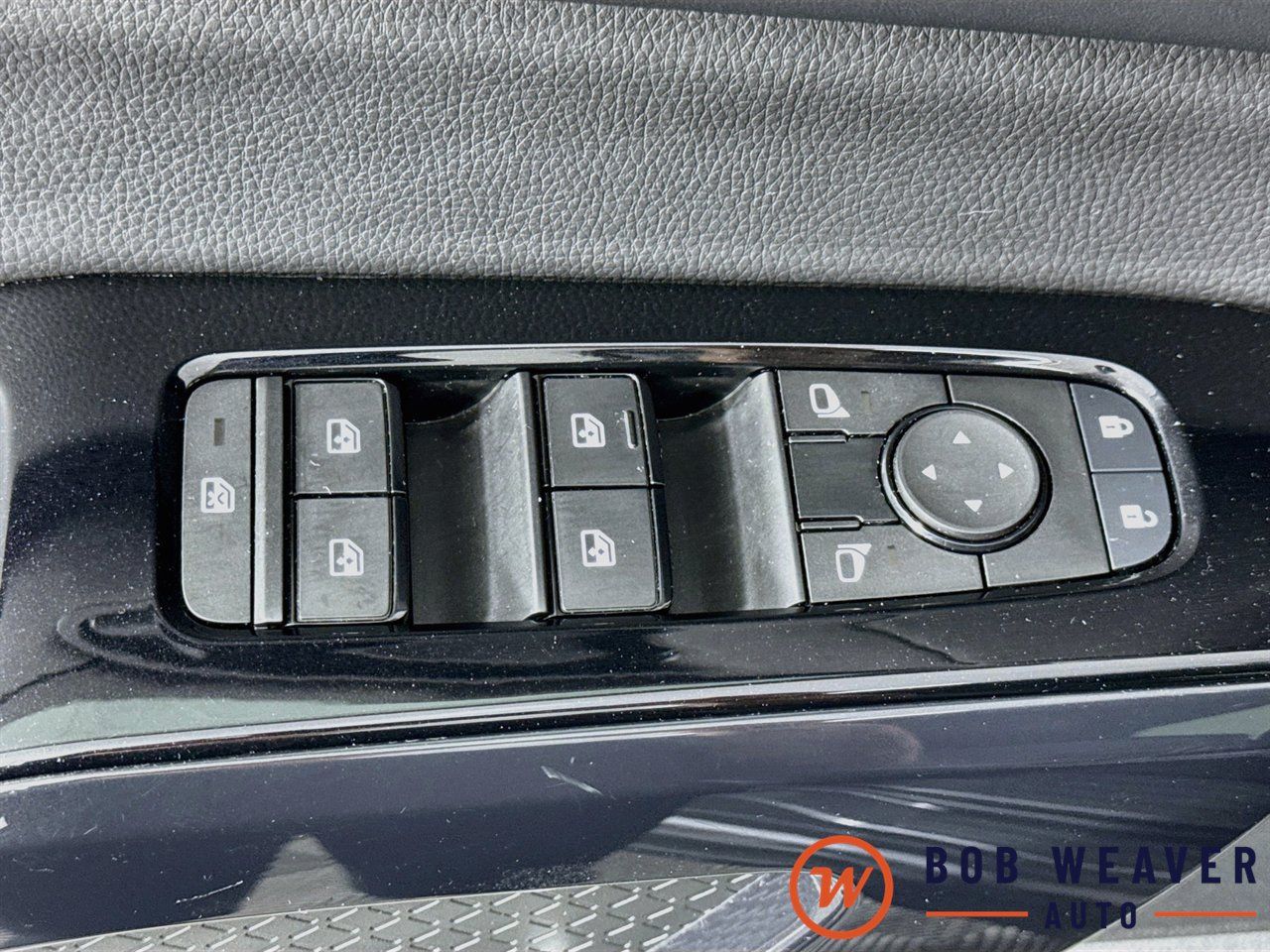 Used 2023 Nissan Pathfinder SV AWD/4WD image 23