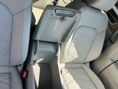 New 2026 Volkswagen Atlas SE FWD image 38