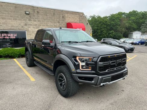 Used 2019 Ford F150 Raptor w/ Equipment Group 802A Luxury image 3